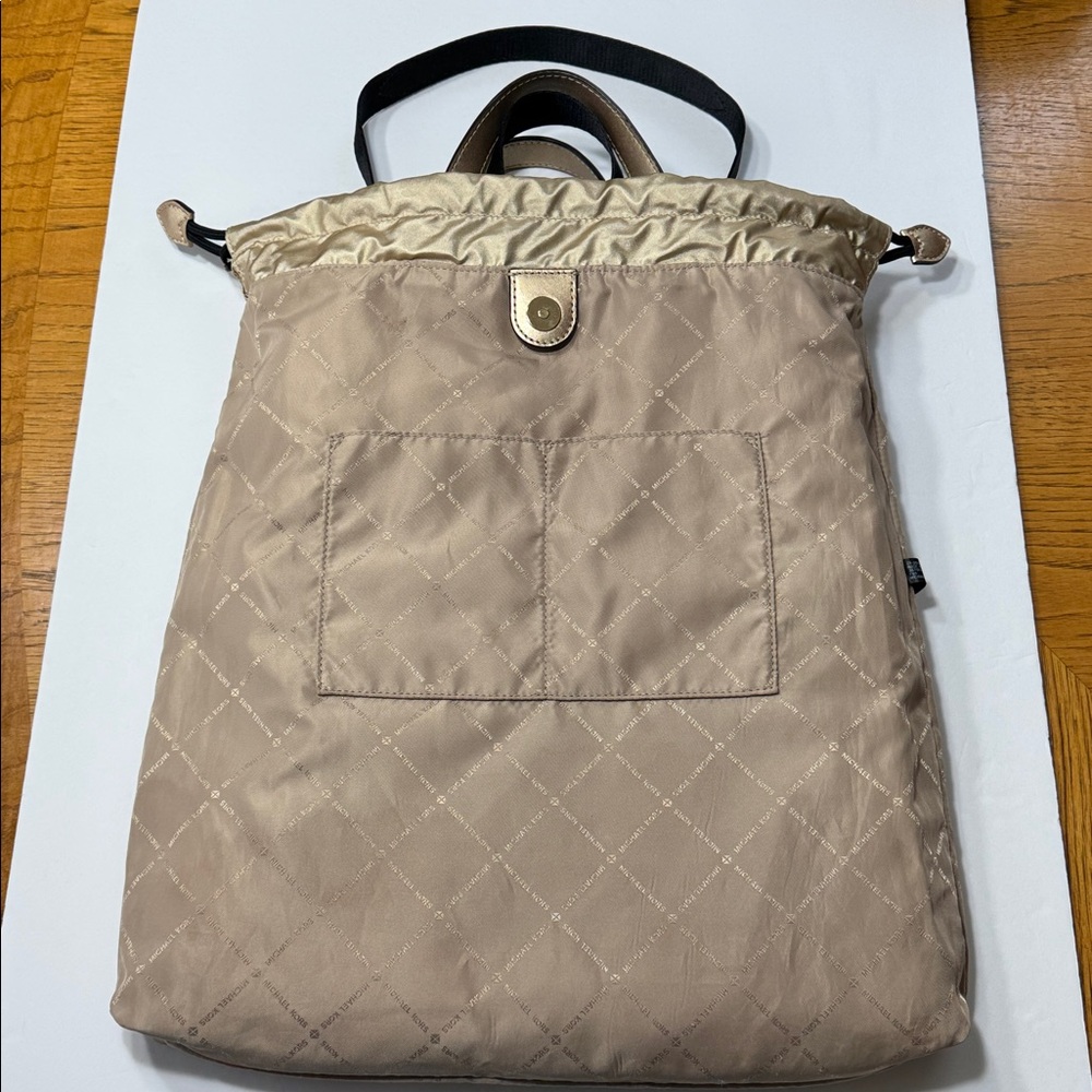 MICHAEL KORS WINNIE 3 WAY LARGE CONVERTIBLE DRAWSTRING BACKPACK - Picture 8 of 12